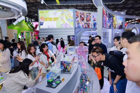 卡游亮相2025上海玩具展:新 IP、新品類、TCG 多重亮點引領文創潮流